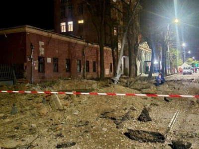 Нічна атака дронів на Одесу: постраждали троє людей, пошкоджено будинки, школу та інфраструктуру