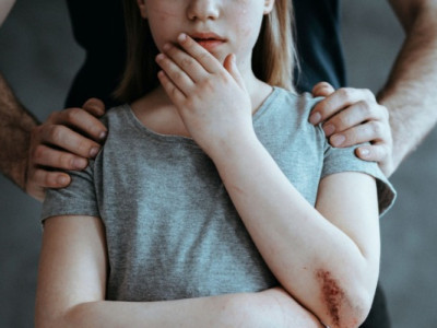Підліток зґвалтував рідну малолітню сестру: шокуючі подробиці