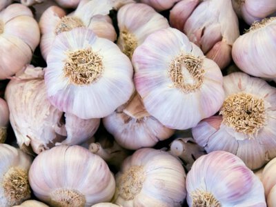 Кулінарна пастка: яку загрозу несе дешевий часник із Китаю