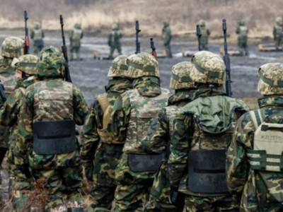 Як Європа збирає військових для місії в Україні