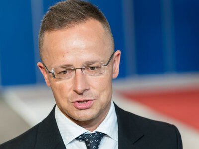 Угорщина виходить з МКС: Сіярто зробив гучну заяву