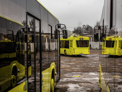 В Україні офіційно дозволили використовувати гуманітарні автобуси та трамваї