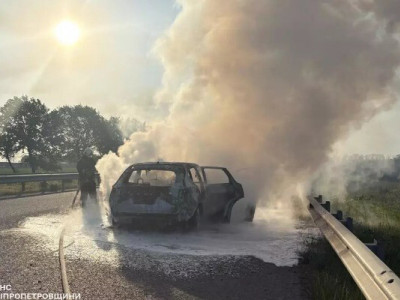 Посеред траси згоріла Mazda CX-5: що з водієм