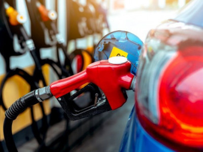 З 1 травня усі АЗС в Україні додаватимуть до бензину 5% спирту