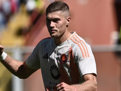 Артем Довбик грає через біль — стан нападника викликає занепокоєння