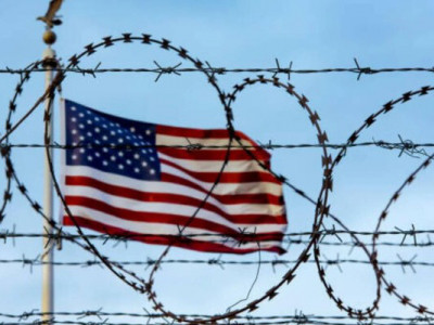 Яку гру пропонує Трамп нелегалам за 1000 доларів