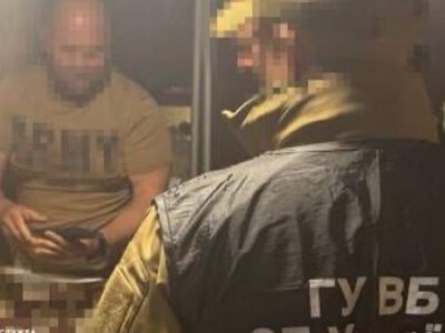 Комбат обкладав даниною воїнів
