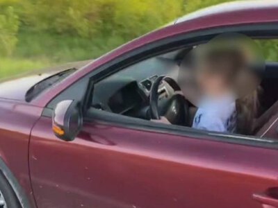 Батько зняв відео, як малолітня донька веде авто: продовження скандальної події