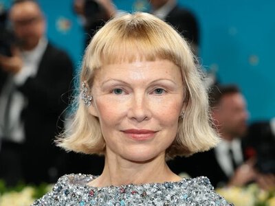 Памела Андерсон шокувала всіх новим образом на Met Gala 2025