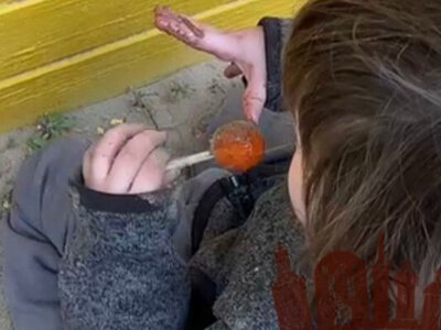 Няня знущалась над дитиною переселенців — все знімала на відео