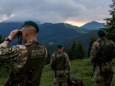 Тіло невідомого чоловіка знайшли біля кордону на Закарпатті