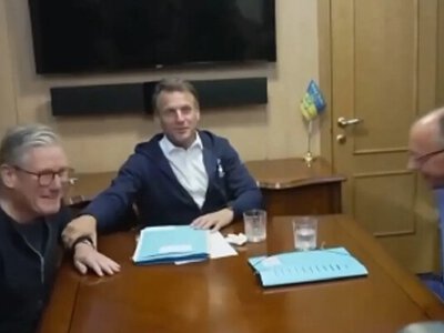 Це серветка. Для сморкання: у Макрона з гумором відреагували на фейк рф про наркотики під час поїздки до Києва