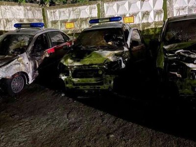 Вночі у Калузі народна месниця спалила 5 автомобілів роSSгвардії