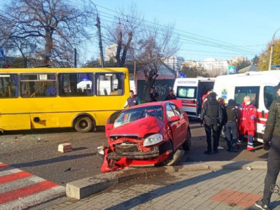 Трагедія в Черкасах: маршрутка з пасажирами потрапила в жахливу ДТП — що сталося