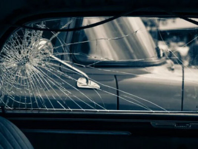 Автомобіль збив жінку: що відомо про стан постраждалої