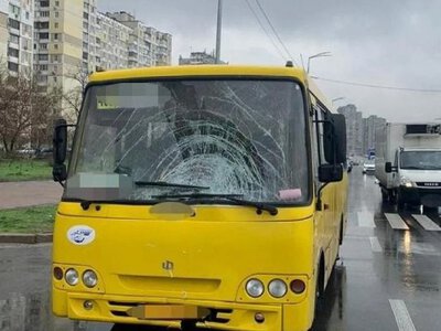 Трагічна ДТП: маршрутка збила жінку, постраждала у важкому стані