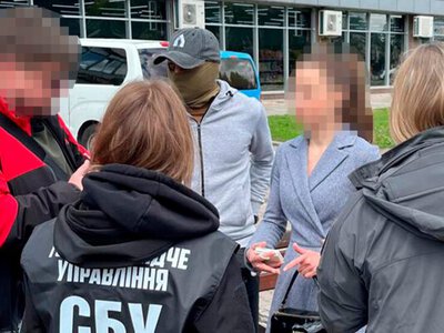 Вимагала гроші за захисти дисертацій: посадовицю сумського університету спіймали на хабарництві