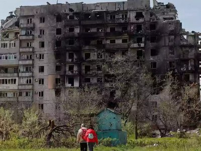 Російські блогери роблять репортажі зі зруйнованого Маріуполя