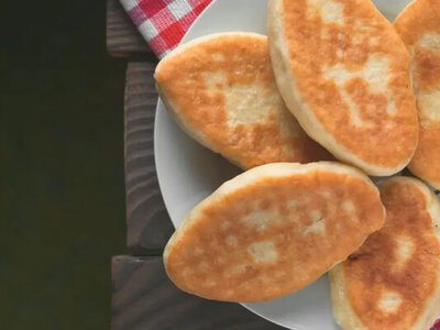 Пишні пиріжки з хрусткою скоринкою: бабусин рецепт