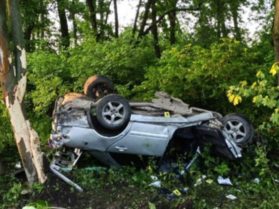 Жахлива ДТП на Чернігівщині. Автівка перекинулась на дах