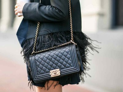 Гламур Chanel більше не в моді: чому модниці відмовляються від сумочок за 10 тис. євро