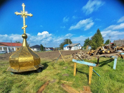 Поламані хрести і стогін дерева: хто пустив пилу на храм XVIII століття