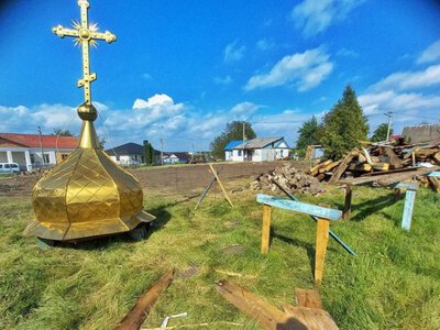 Скандал на Рівненщині: селяни бензопилами знищили дерев'яний храм XVIII століття