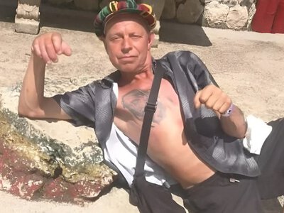 Фатальний рекорд: турист помер після спроби випити 21 коктейль у барі (ВІДЕО)