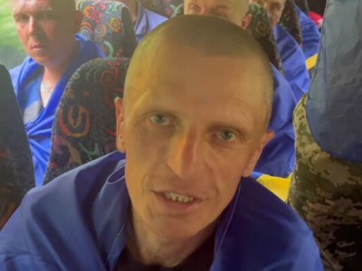 Бог почув твої молитви!: звільнений з полону захисник зворушливо привітав матір із днем народження. ВІДЕО