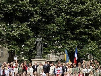 У Франції вшанували пам’ять Анни Київської – “прабабці” 30 французьких королів