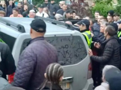 Група осіб заблокувала авто представників ТЦК: розпочато розслідування