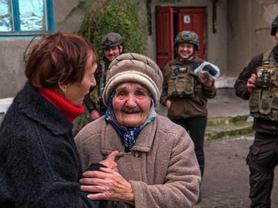 Я жива, але душа в мені вмерла: відео евакуації літніх та поранених