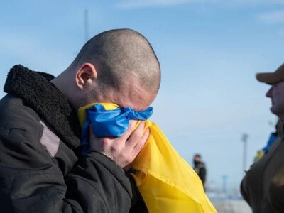 Після обміну українські захисники не одразу повертаються додому: який шлях військовополоненого