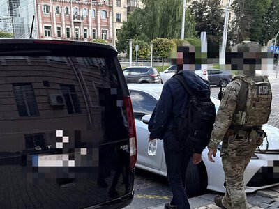 Планував втекти з України: ДБР затримало екссуддю Вищого госпсуду Ємельянова після рішення суду (оновлено)
