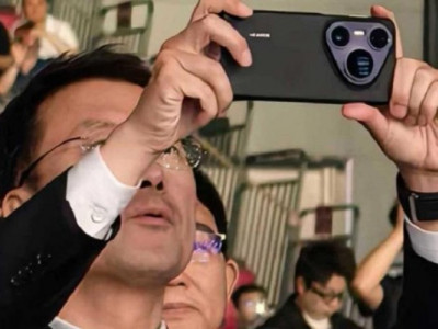 Глава Huawei випадково засвітили ще не представлений флагманський смартфон