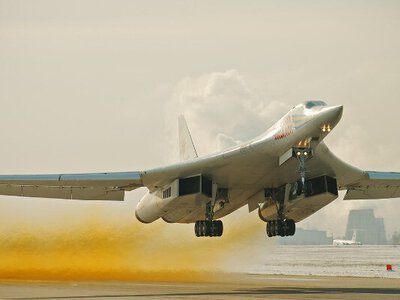 Після операції СБУ “Павутина” РФ перекинула унікальний літак Ту-160 на авіабазу на Чукотці, куди не дістанеться жодна фура, – Defence Express