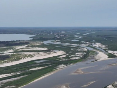Поодинокі озерця і зарості: як виглядає Каховське водосховище через два роки після підриву ТЕС