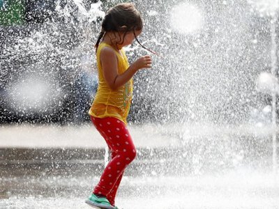 Вихідні в Україні: спека до 31°C і грози — готуйтеся до екстриму!
