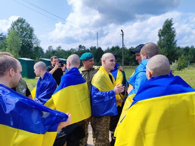 Найскладніший обмін: в Україну повернули з полону першу групу військовослужбовців
