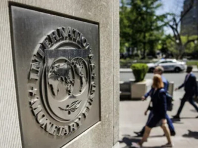 Україна продовжує виплати боргів МВФ: як це вплине на економіку
