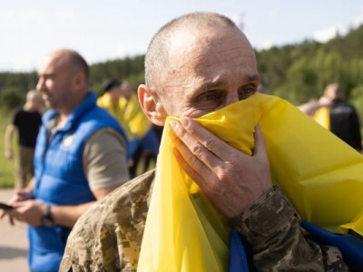 Обмін полоненими: в Україну повернулися важкопоранені та тяжкохворі захисники