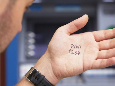 Фахівці назвали найнебезпечніші PIN-коди: як не залишитися без грошей на картці