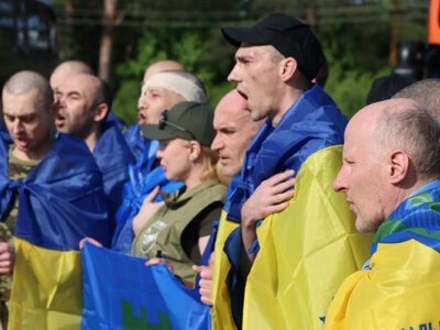 До України з російського полону повернули важкопоранених і поранених воїнів — деталі (ФОТО, ВІДЕО)