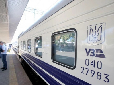 Укрзалізниця призначила низку додаткових поїздів на літо: куди та коли курсуватимуть