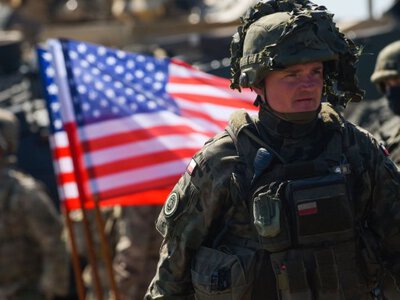 Близький Схід на межі вибуху: США евакуюють дипломатів та готуються до ударів