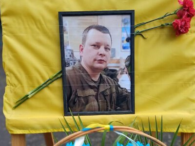 Йому було лише 42: емоційна церемонія прощання з воїном, яка змушує серце стискатися