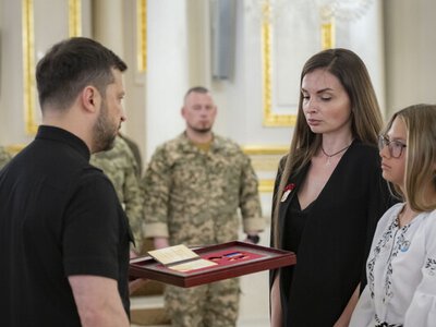Президент передав ордени «Золота Зірка» родинам полеглих захисників з Полтавщини