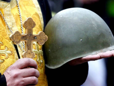 Батюшка в казармі: Одеська єпархія звинувачує ТЦК у незаконній мобілізації