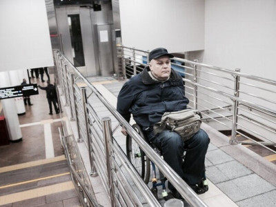 У Києві лише 12 станцій метро повністю доступні для маломобільних людей