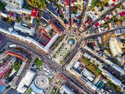 У Києві запрацювали безкоштовні екскурсії іноземними мовами: 4 маршрути